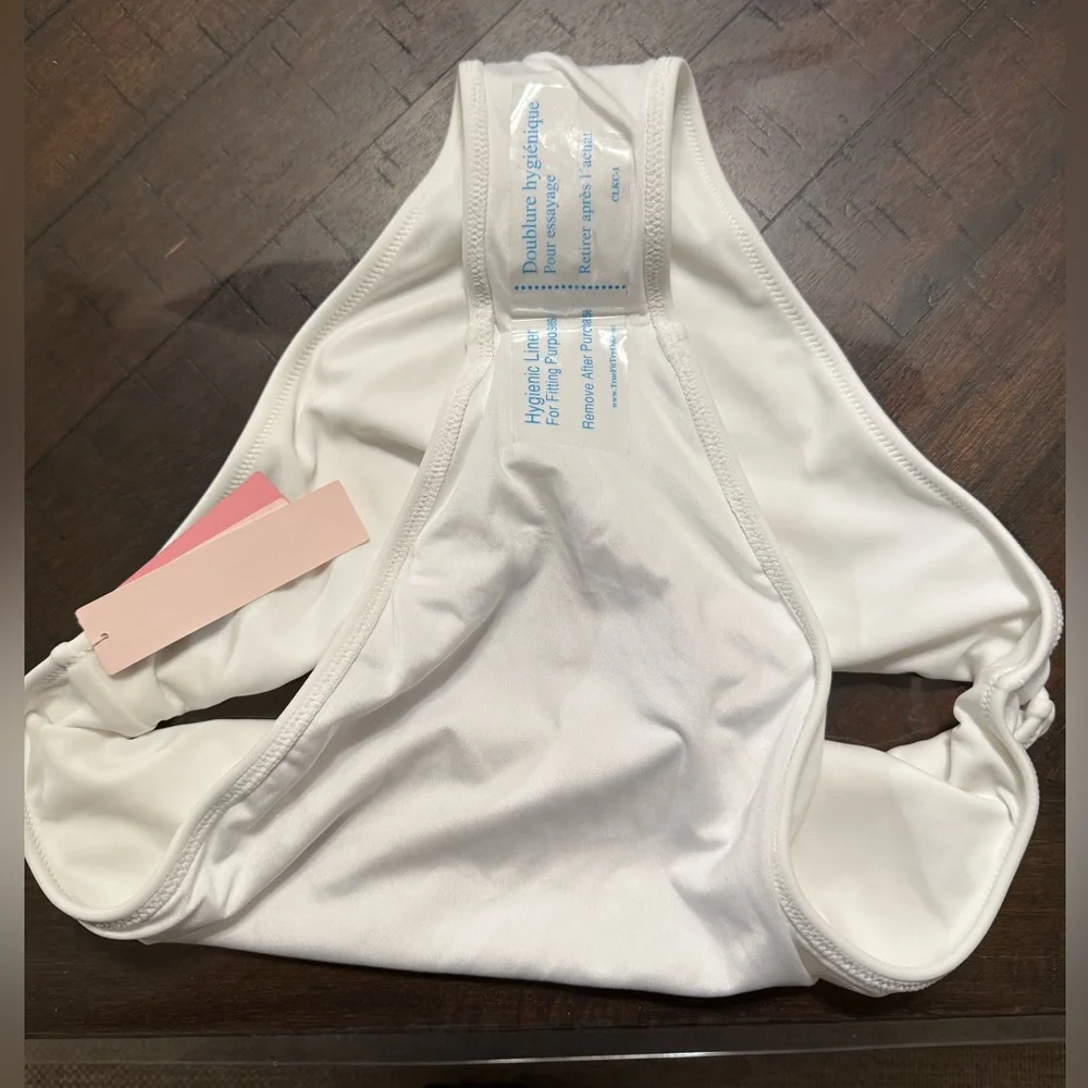 🔥 Closet Sale! Victoria's Secret White Bikini Bottom, High Waist, Size M - Picture 4 of 4